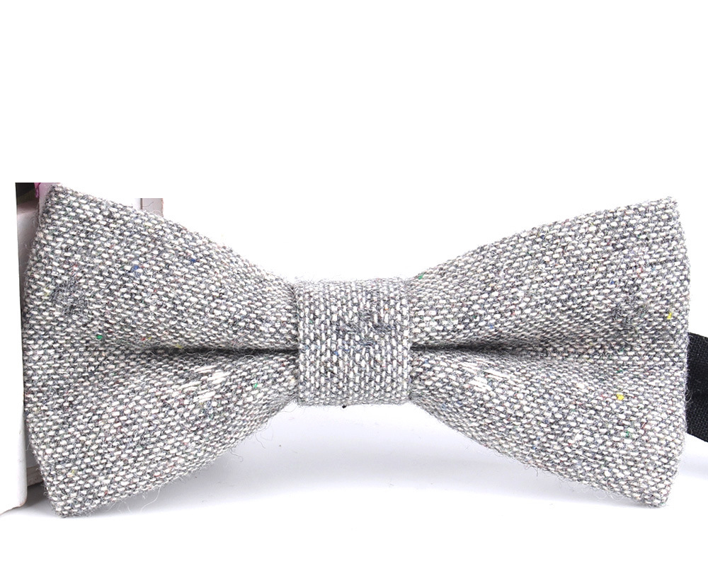 Wool bow tie