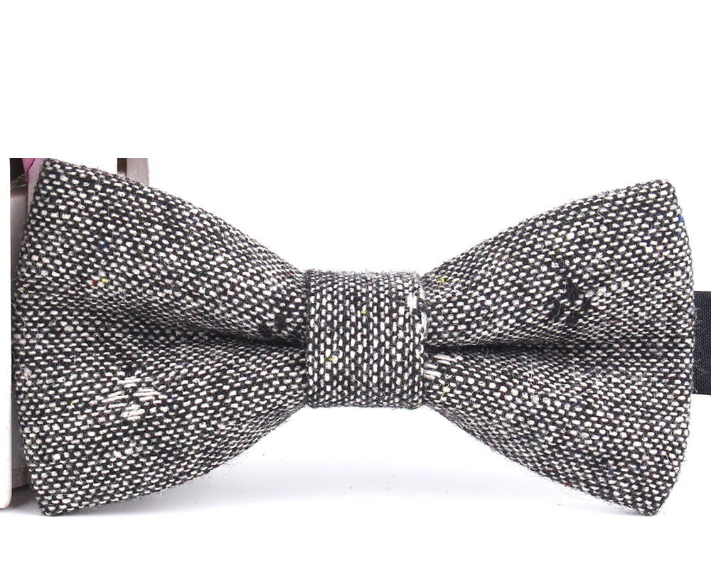 Wool bow tie