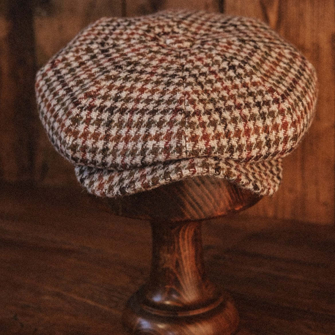 Eight Piece Camel Houndstooth Wool Newsboy Cap