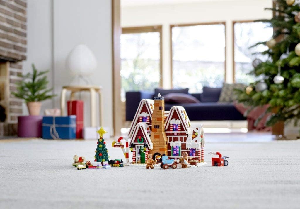 LEGO 10267 Creator Expert The Gingerbread House with Three Figurines, Building Kit, Age 12 to 99