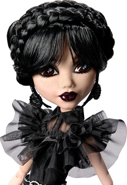 Monster High Mercredi Addams dans une poupée de collection en robe gothique noire inspirée de la scène de danse, accessoires de qualité et support de poupée, HXJ03