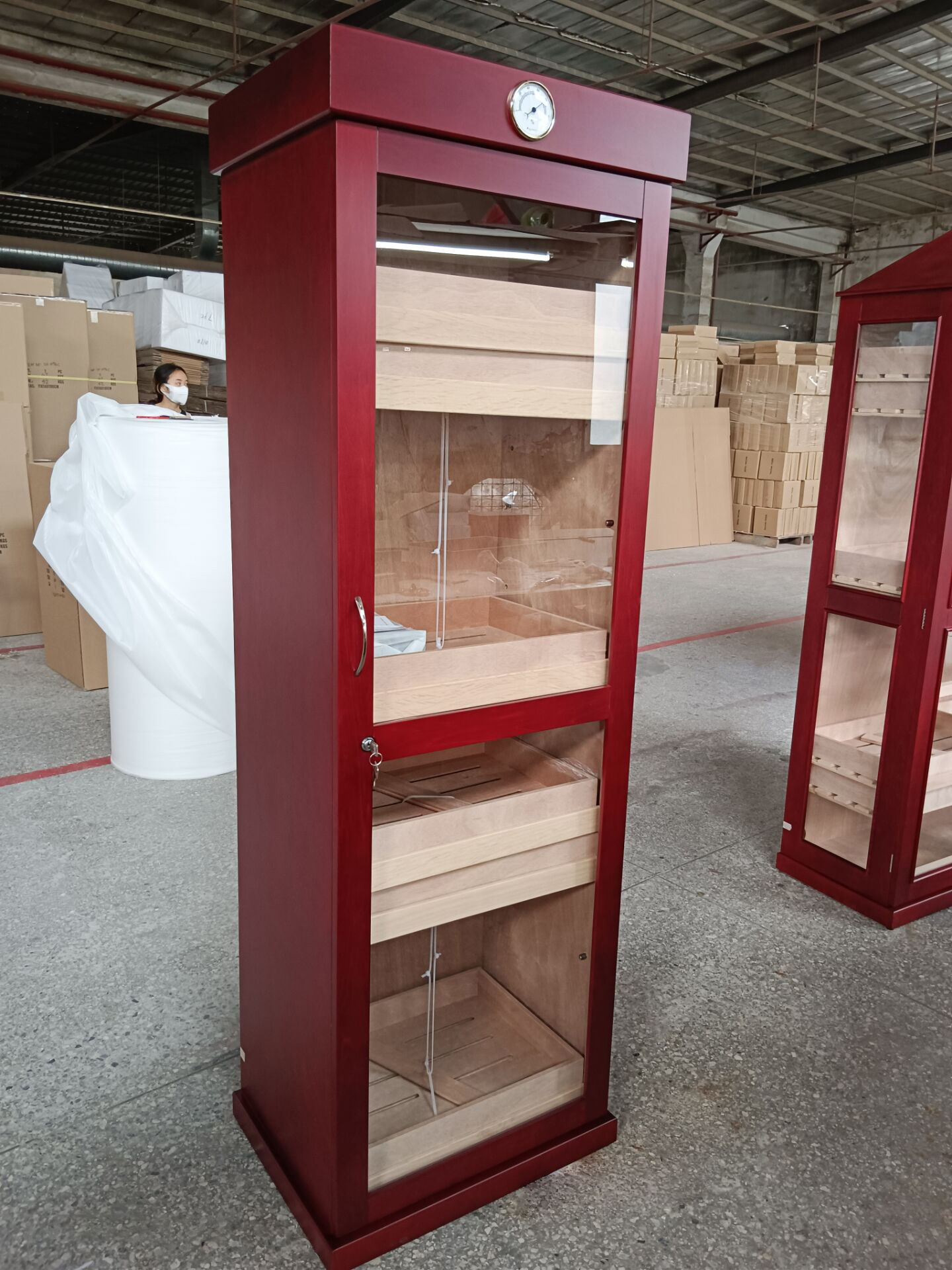 Red Spanish Cedar Single-Door Cigar Cabinet