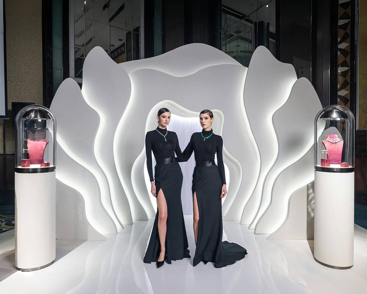 Custom Luxury Jewelry Tall Display Cabinet