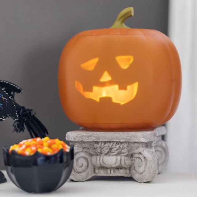 Jabberin Jack Talking Animated Pumpkin with 8 Inch Screen and Built-in Projector + Speaker