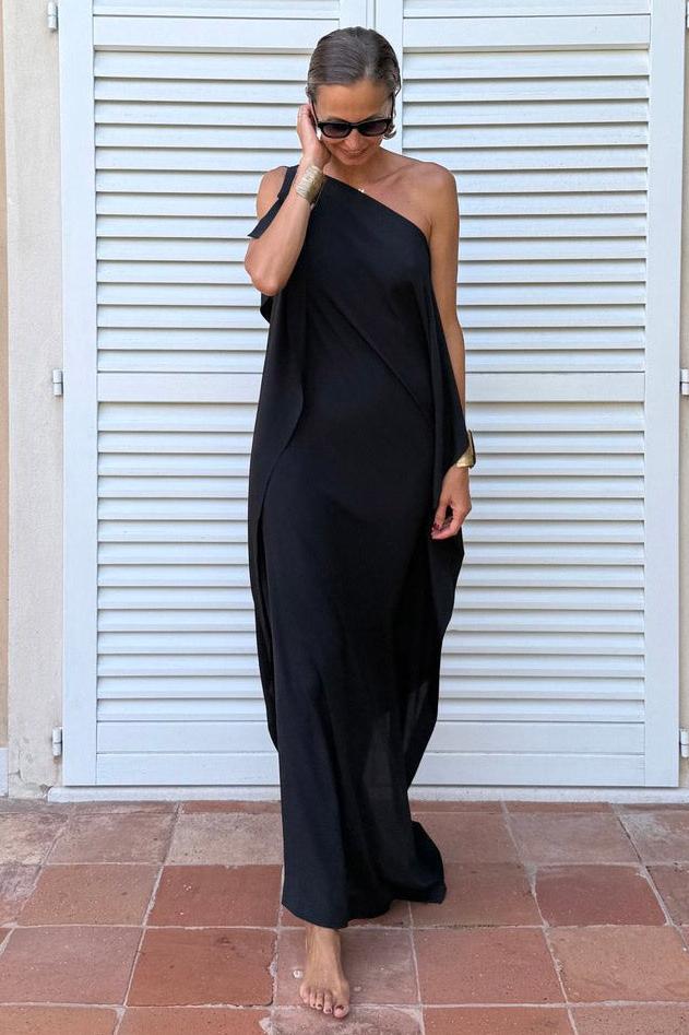Flowing Asymmetric Caftan With Belt-ROVOLE