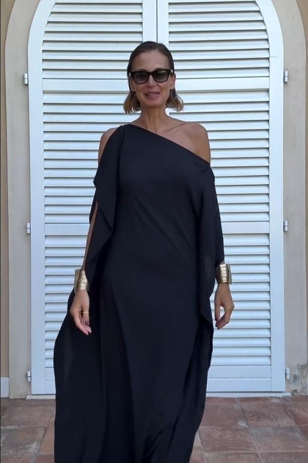 Flowing Asymmetric Caftan With Belt-ROVOLE