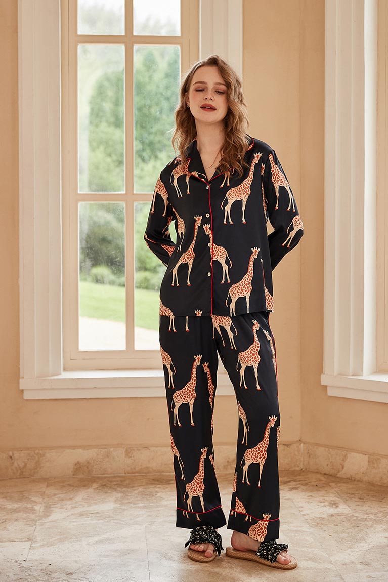 Black Giraffe Print Long-Sleeve Pajama Set-ROVOLE
