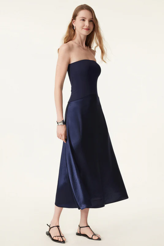 Curved-Waist Storytelling Dress-ROVOLE