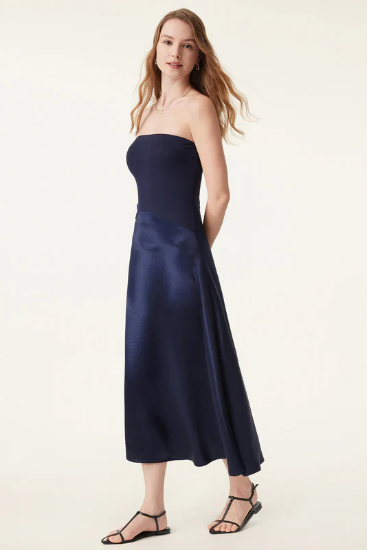 Curved-Waist Storytelling Dress-ROVOLE