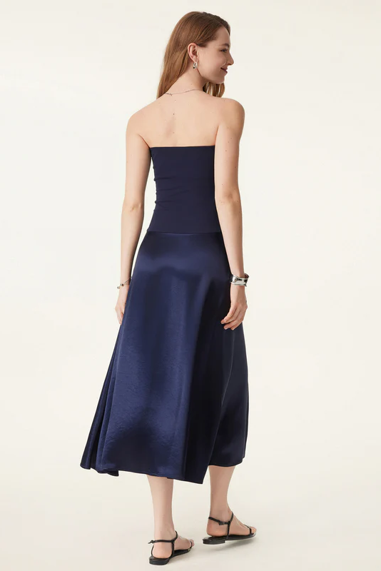 Curved-Waist Storytelling Dress-ROVOLE