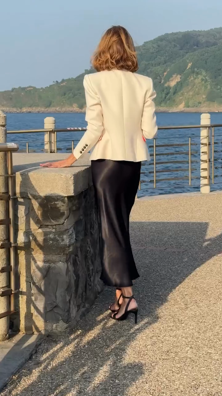 Embroidered White Blazer-ROVOLE