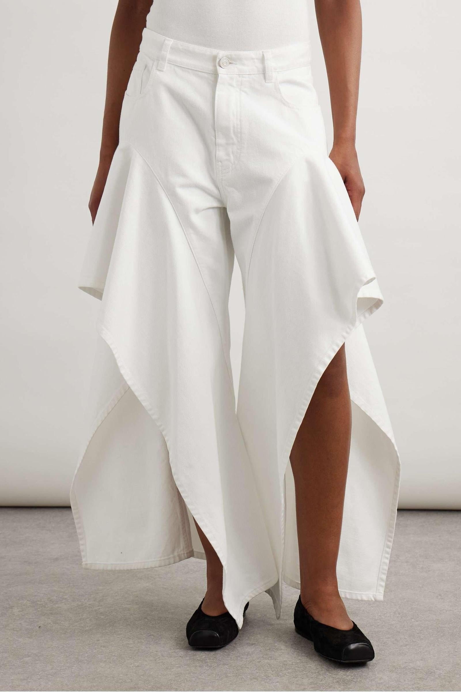 Ruffled Mid-Rise Wide-Leg Jeans-ROVOLE