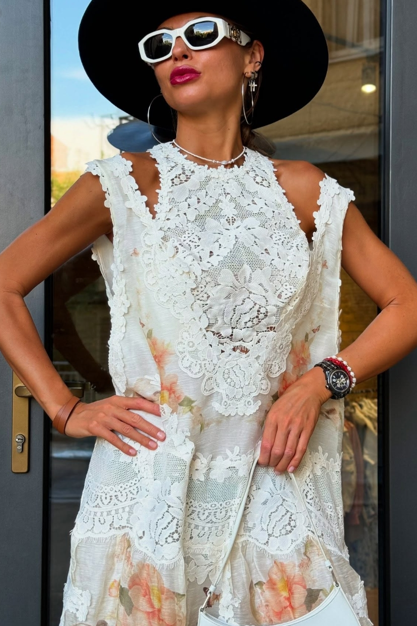 Kelly Lace Maxi Dress-ROVOLE