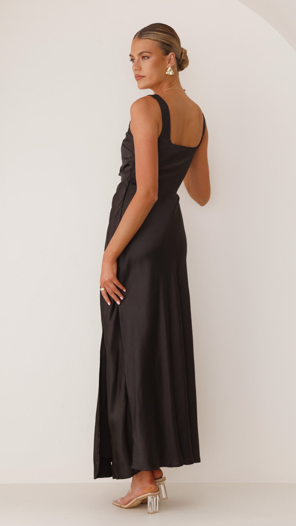 Alaria Maxi Dress - Black-ROVOLE