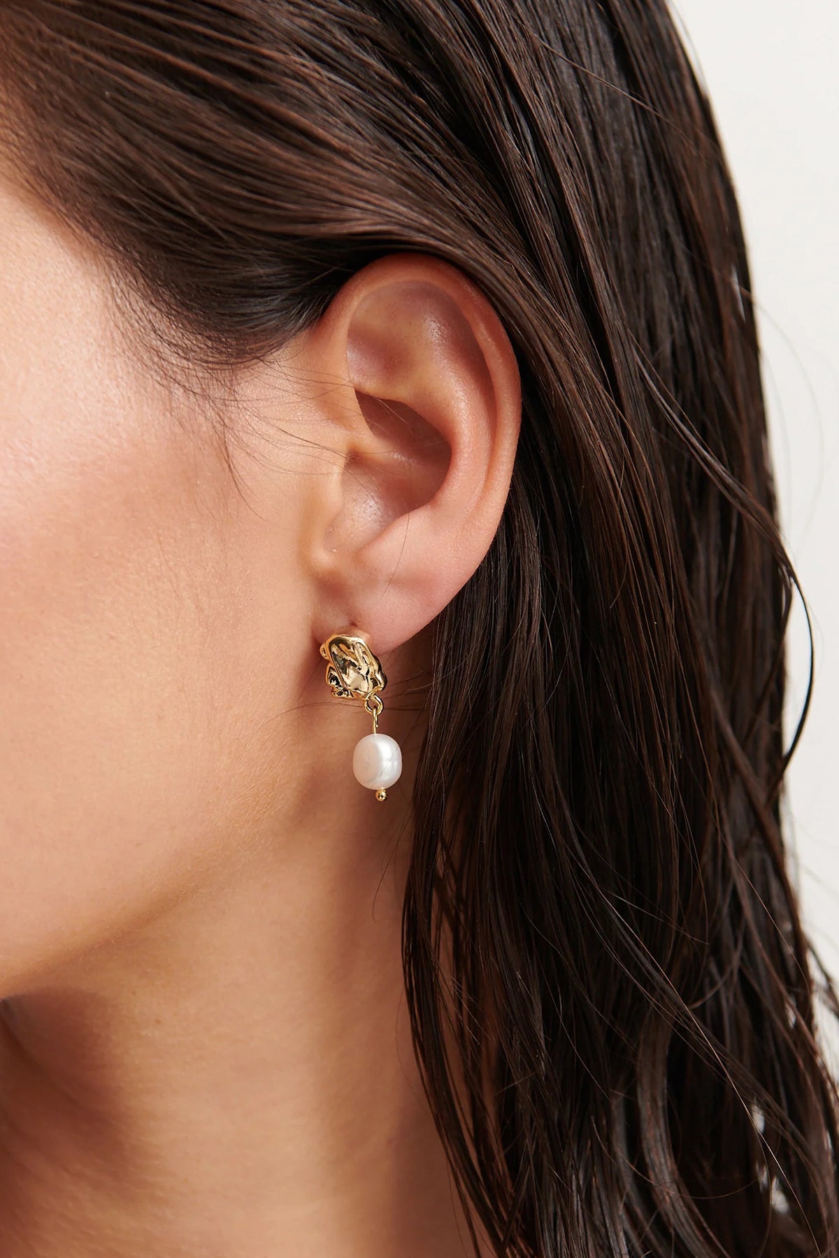 Mina Pearl Earrings-ROVOLE