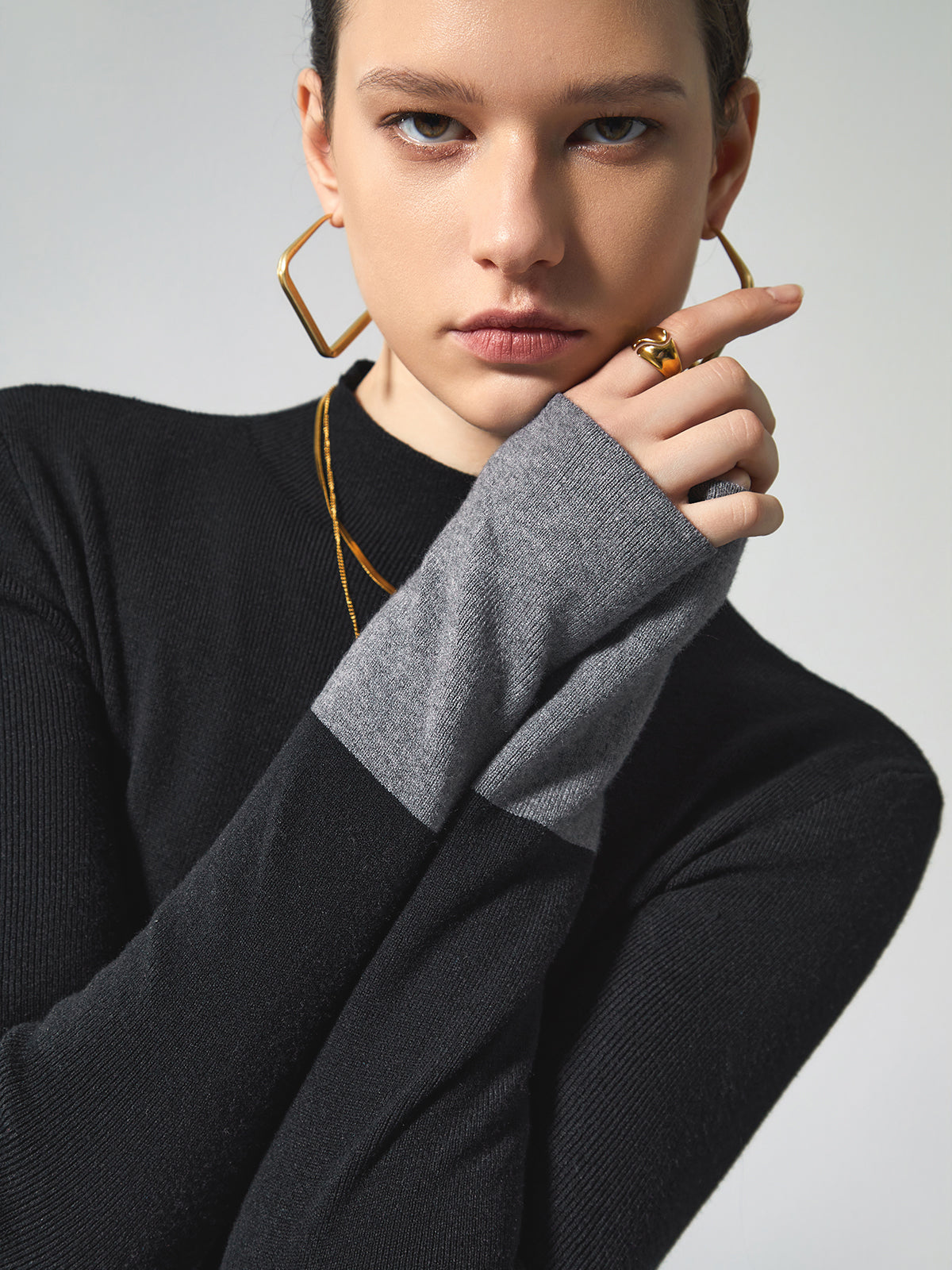 Long Sleeve Contrast Cuff Knit Top-Massicos