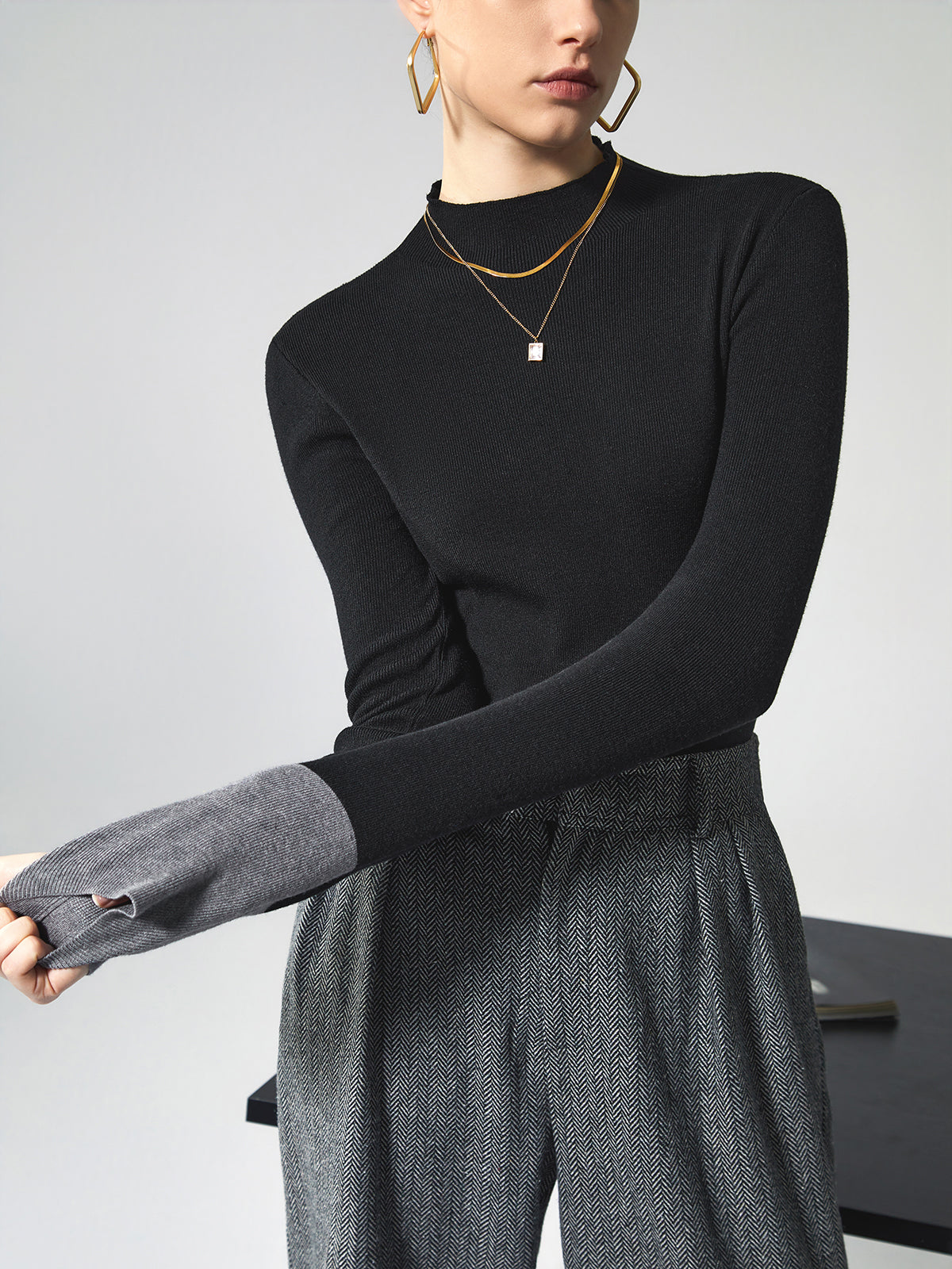 Long Sleeve Contrast Cuff Knit Top-Massicos