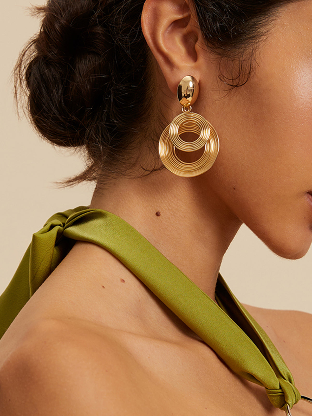 Golden Round Earrings-Massicos