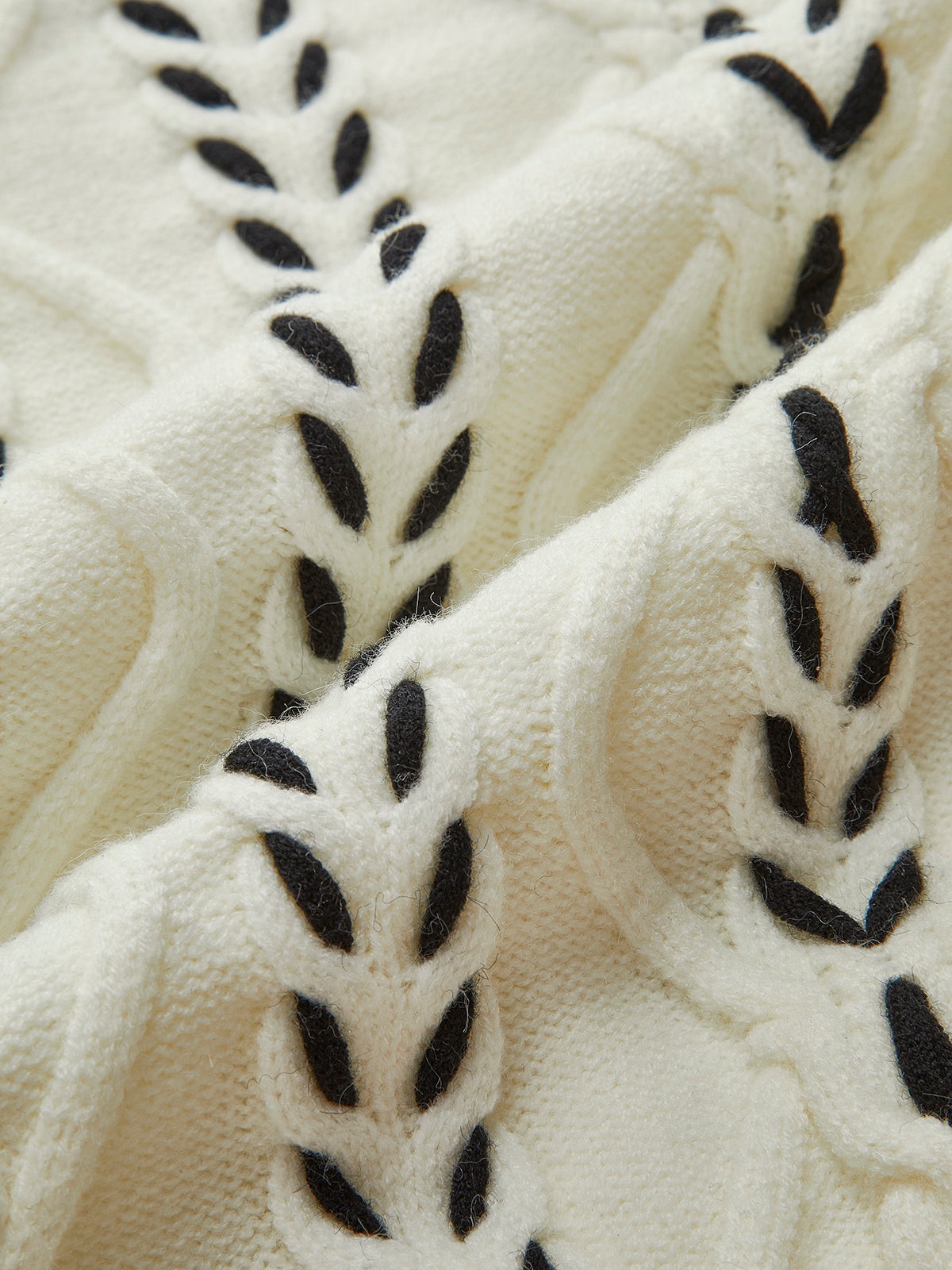 Contrast Binding Cinched Sweater-Massicos