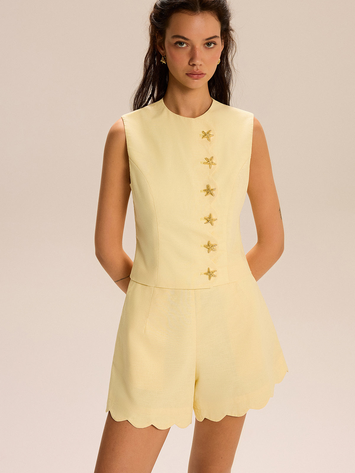 Shorts Set With Decor Button and Scallop Hem-Mesadic