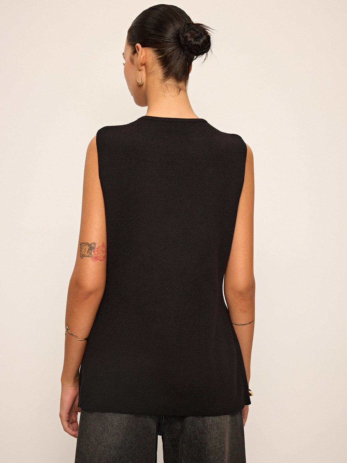 Metal Detail Sleeveless Vest-Massicos