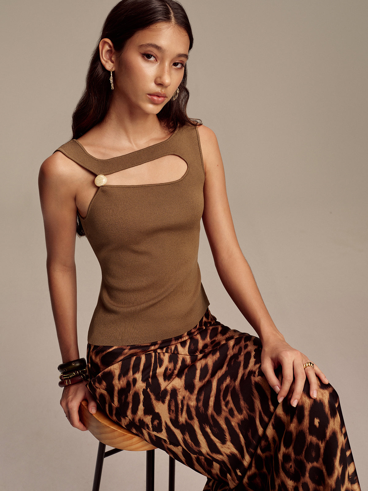 Asymmetric Cut-Out Bead Sweater Vest-Massicos