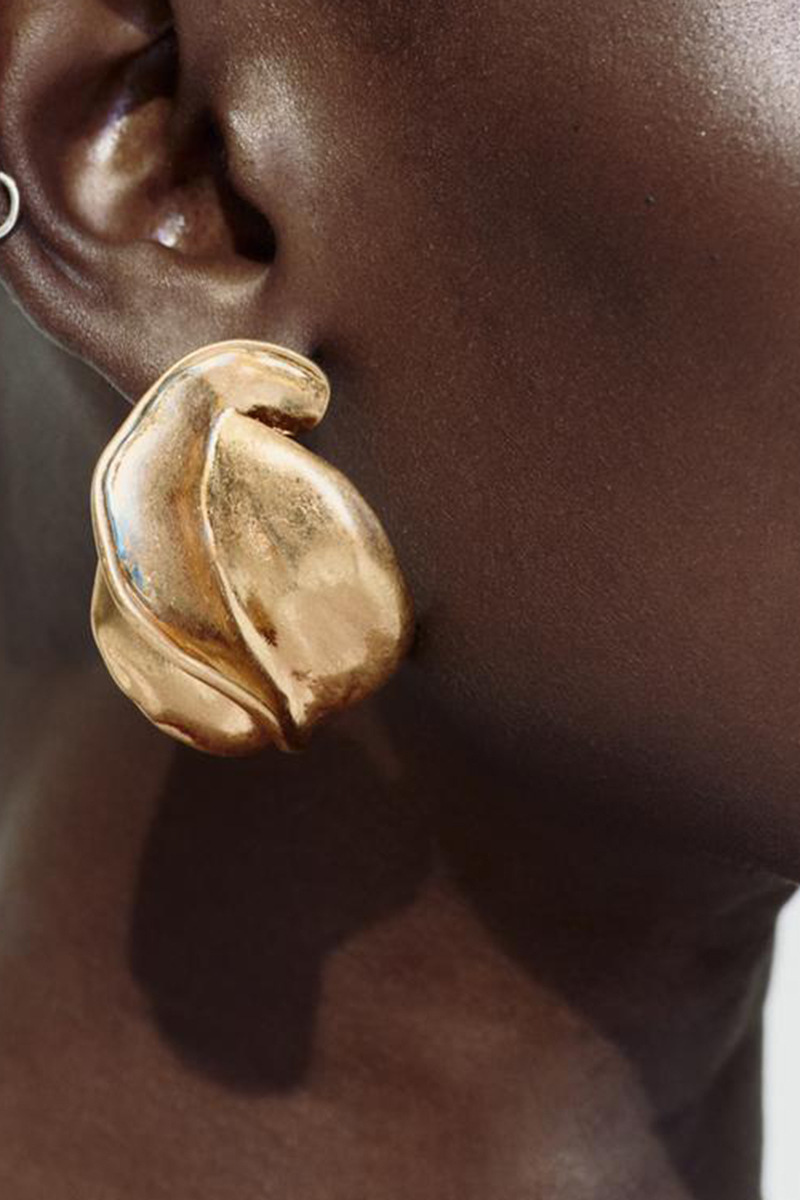 Esmée Irregular Floral Earrings-ROVOLE