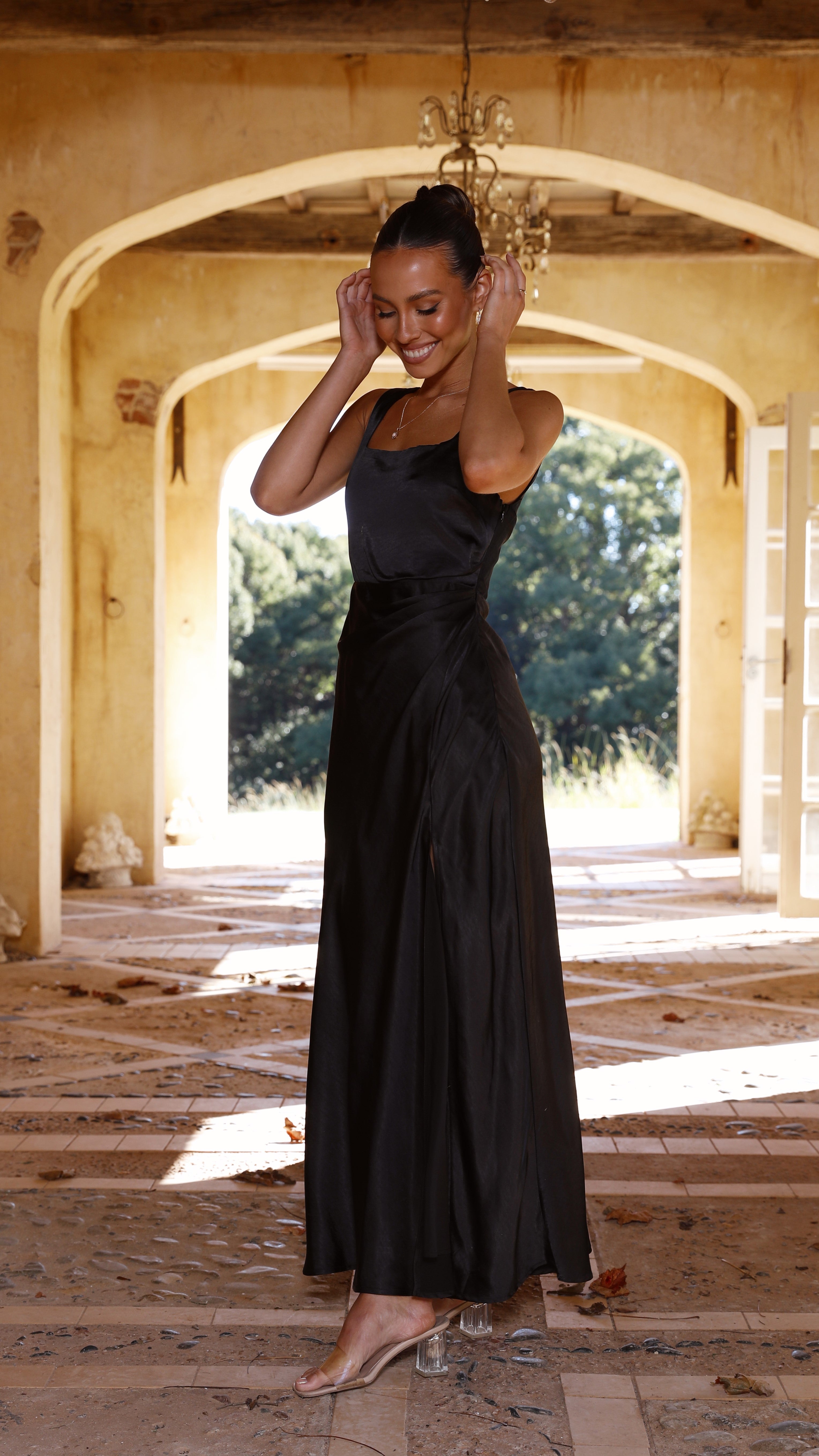 Alaria Maxi Dress - Black-ROVOLE