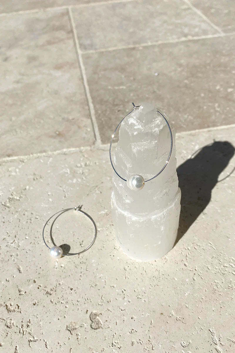 Simple Pearl Fine Wire Hoops - Cream/Silver-ROVOLE