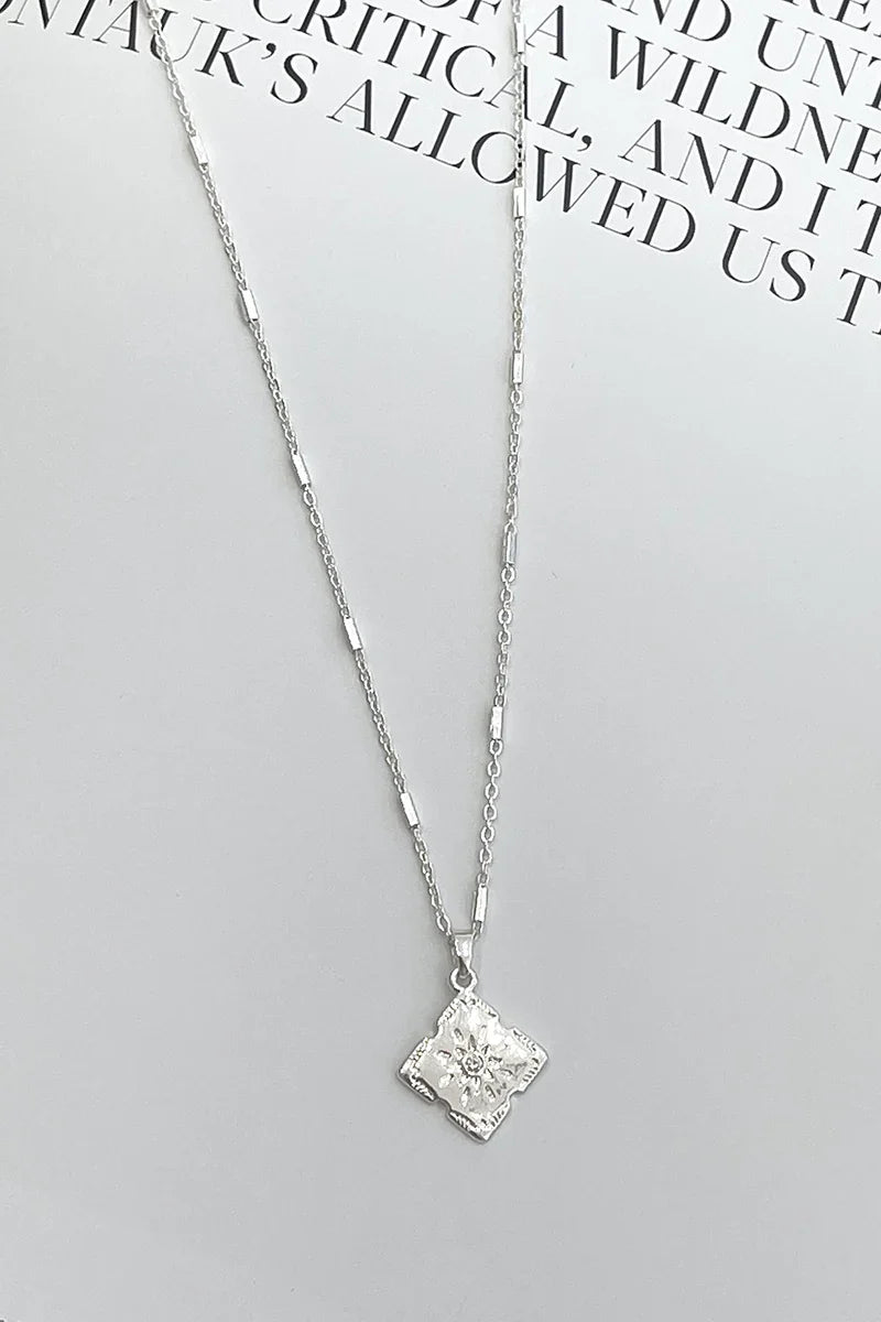 Cleo Necklace - Silver-ROVOLE