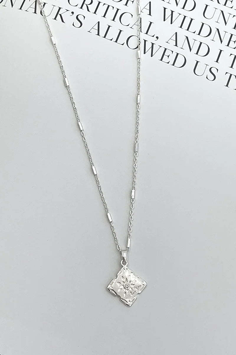 Cleo Necklace - Silver-ROVOLE