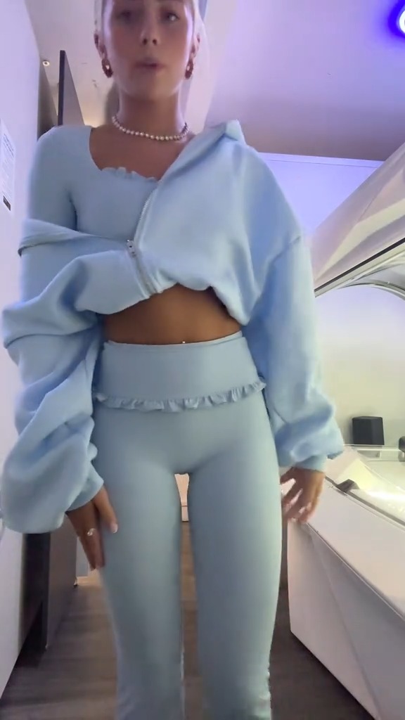 Solid color fashionable bow hoodie