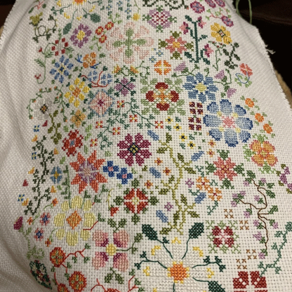 🌸"A Flower a Day" Cross Stitch Kit