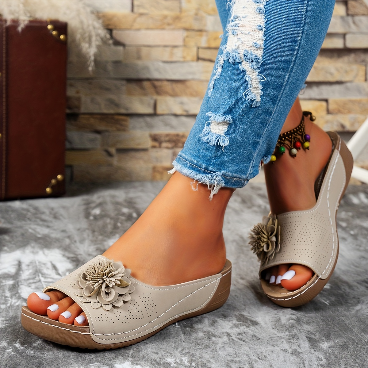 Elegant Floral Sandals with Soft Arch Support