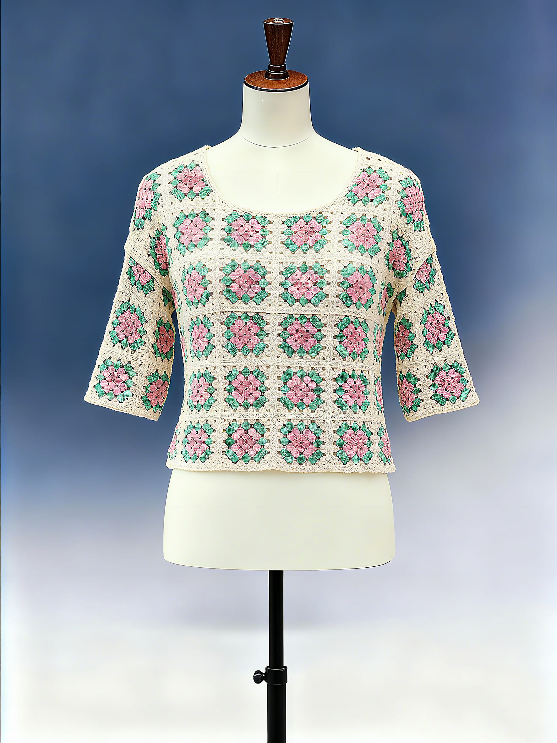 Geo Patchwork Crochet Crop Sweater - FM0102000156