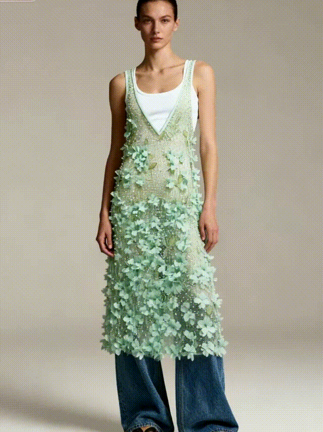 3D Floral Appliqué Tulle Fabric (130cm) - BT00015