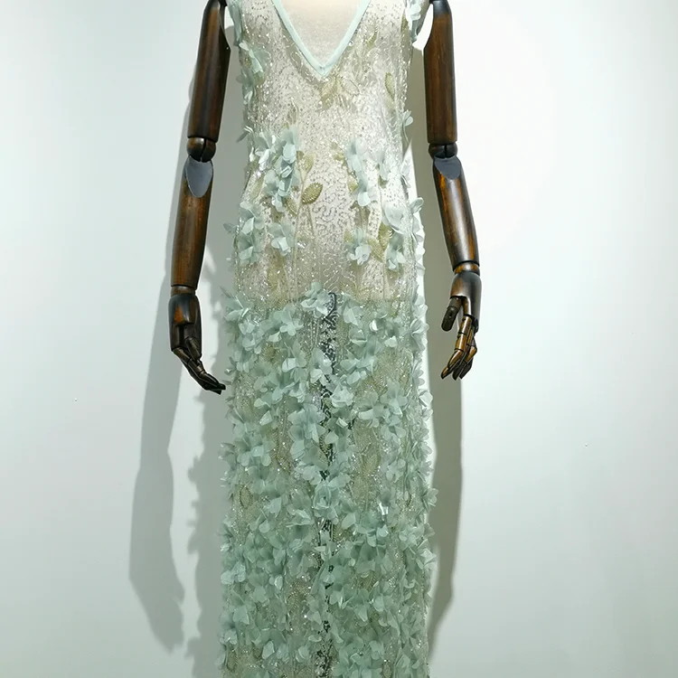 3D Floral Appliqué Tulle Fabric (130cm) - BT00015