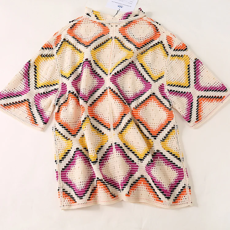 Retro Graphic Diamond Crochet Shirt - FM0102000025