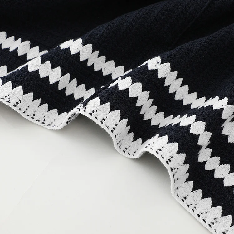 Graphic Contrast Crochet Crop Cardigan - FM0102000150