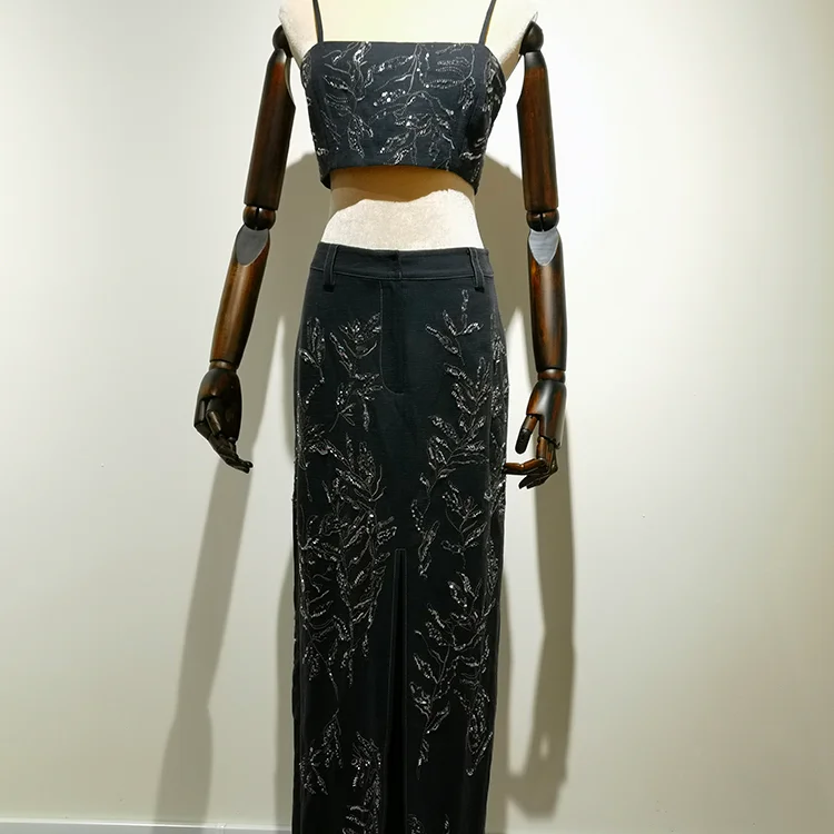 Black Embroidered Sequin Crop Top - S01160000079