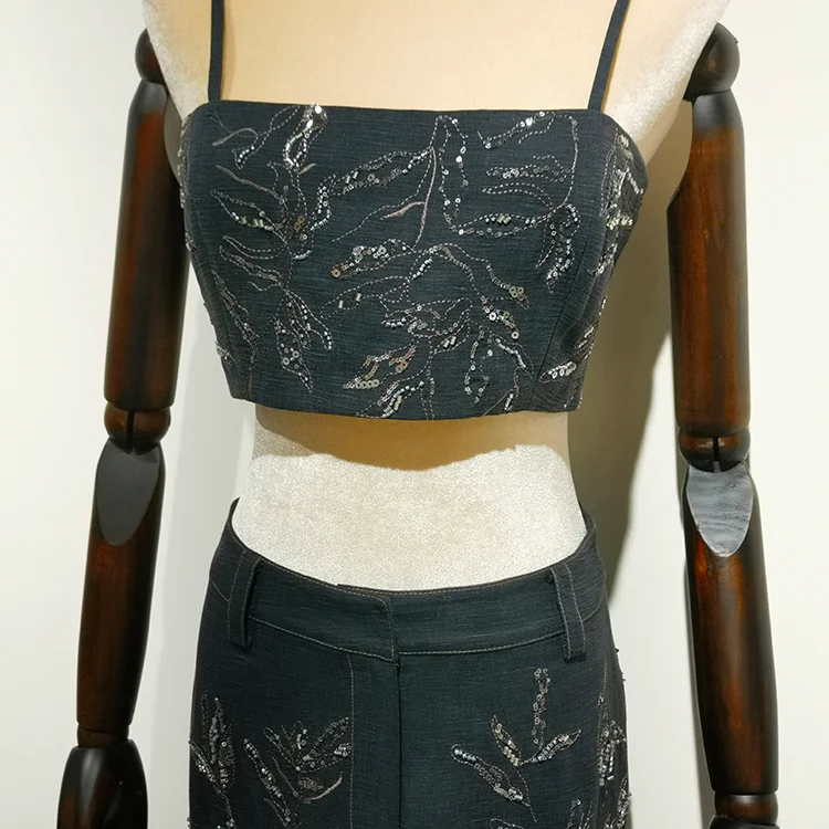 Black Embroidered Sequin Crop Top - S01160000079