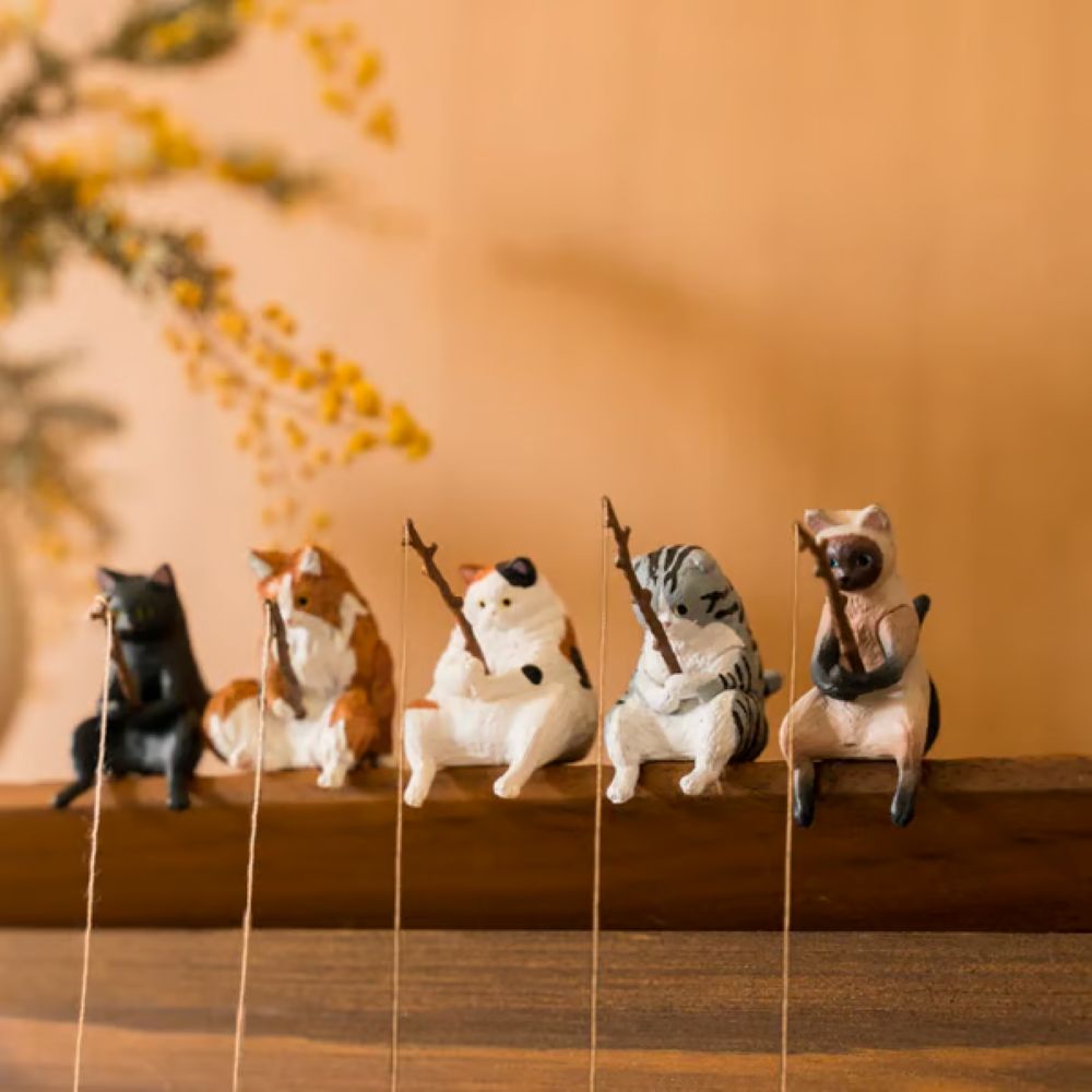 Hand-Painted Mini Cat Desk Figurines – Set of 5 Cute Desk Companions