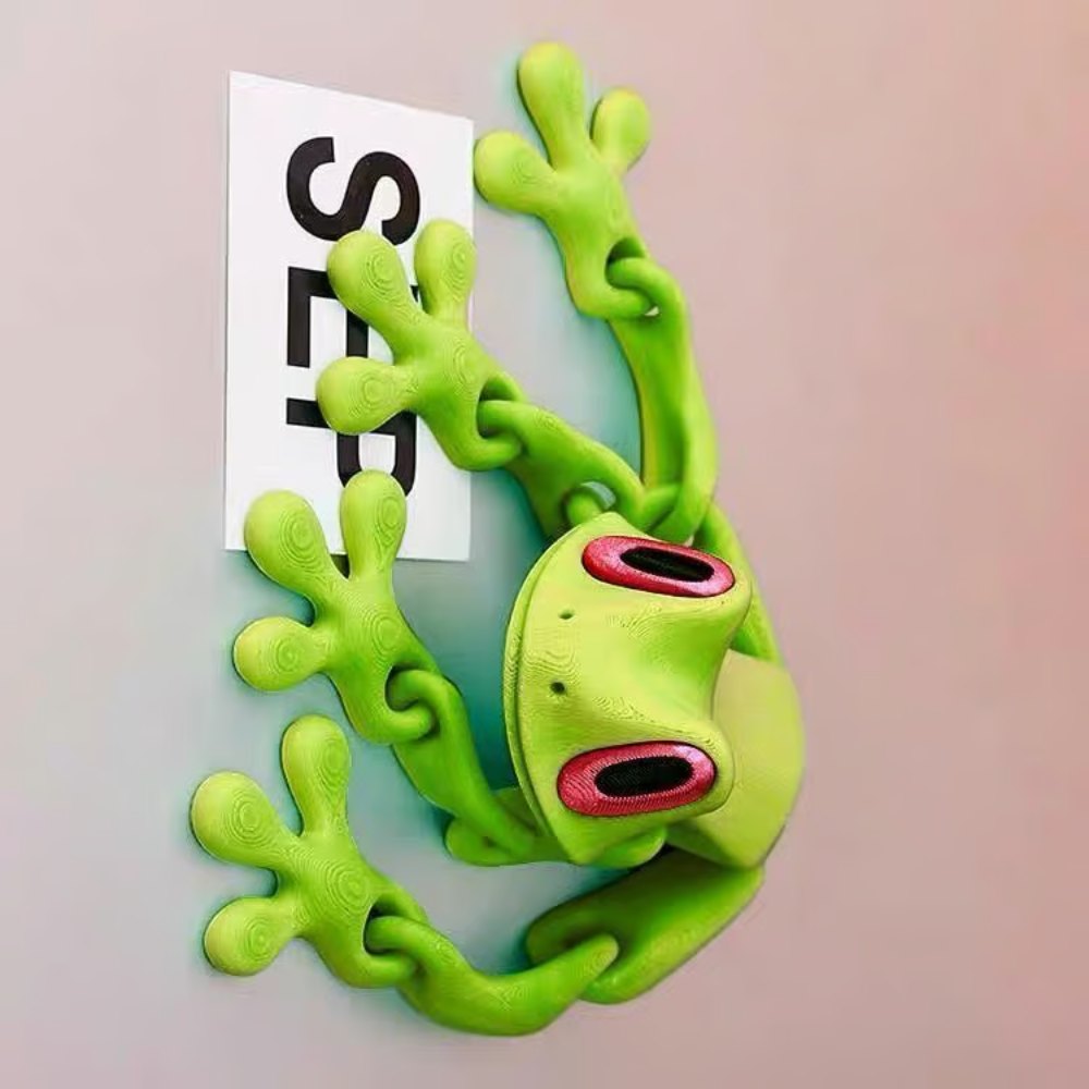 3D Printed Magnetic Frog – Poseable Desk Toy & Fridge Magnet