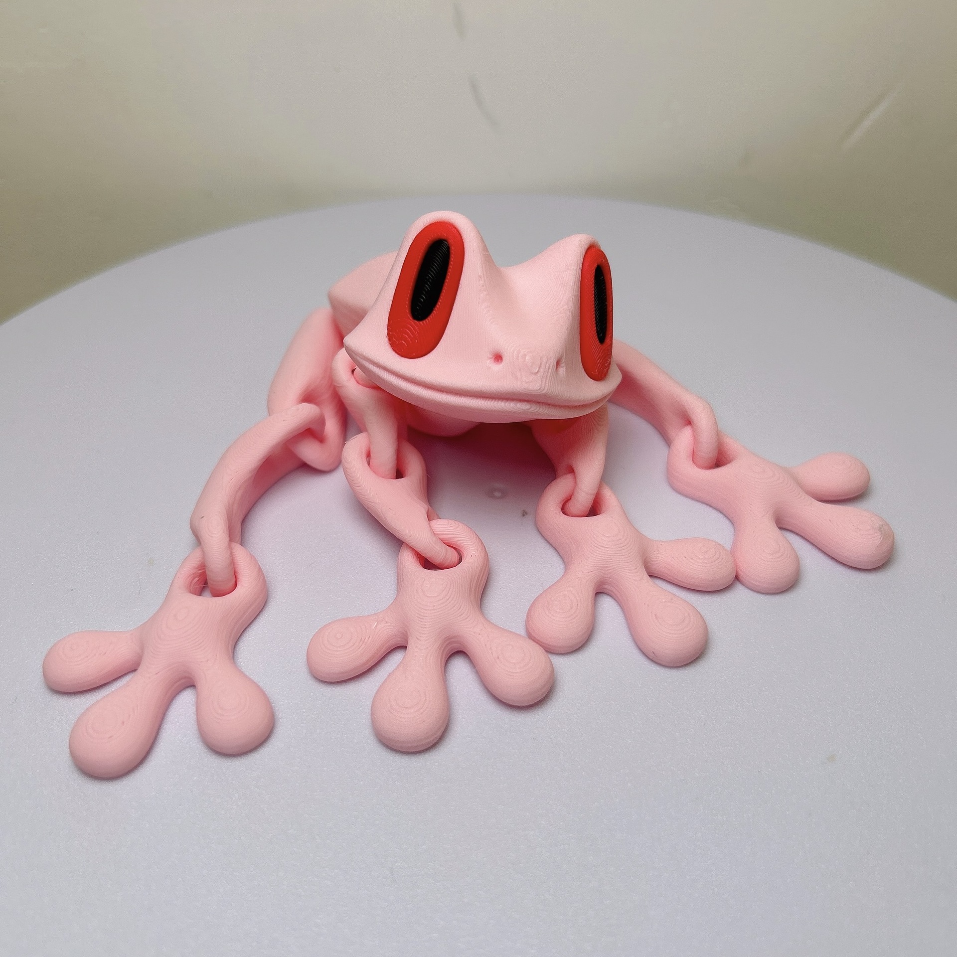 3D Printed Magnetic Frog – Poseable Desk Toy & Fridge Magnet