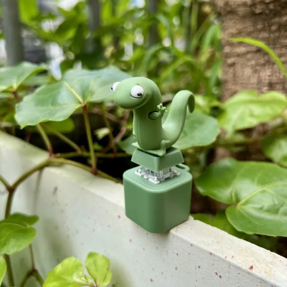 Light-Up Animal Keychain Toy – LED Sound & Color Lights