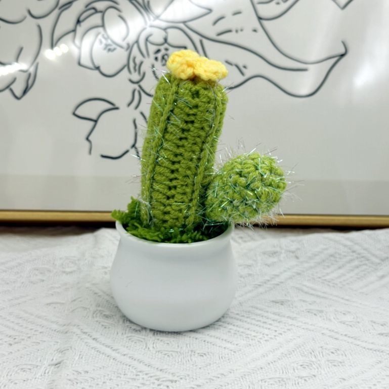 4-Piece Set of Felt Cactus Decor