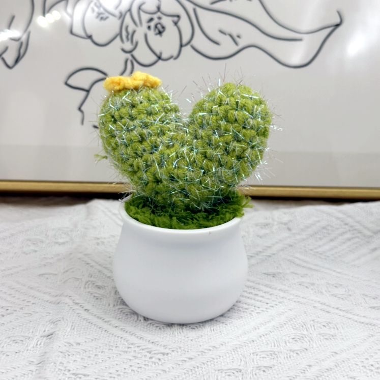 4-Piece Set of Felt Cactus Decor