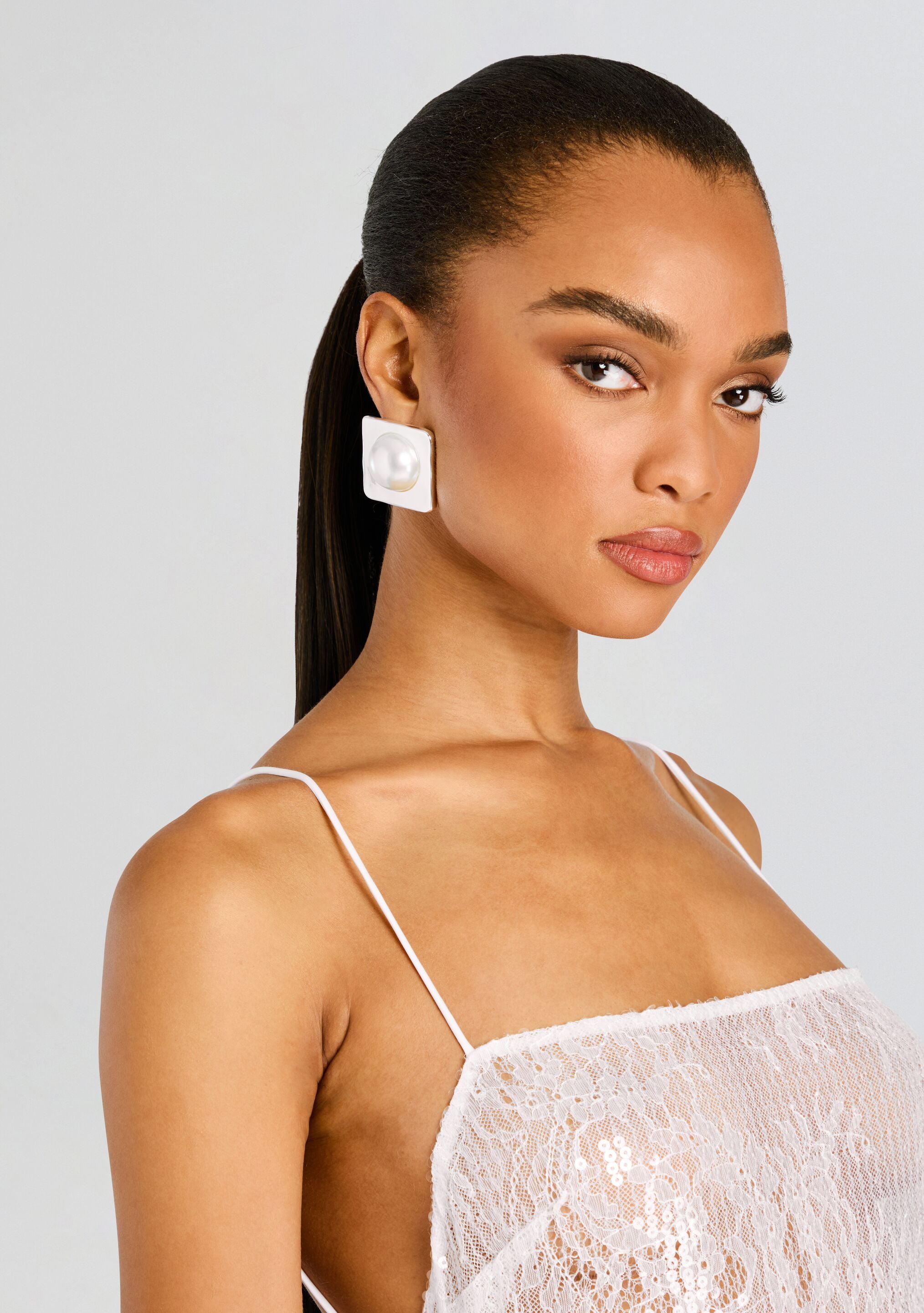Nikki Pearl Earrings-Sunny Prom