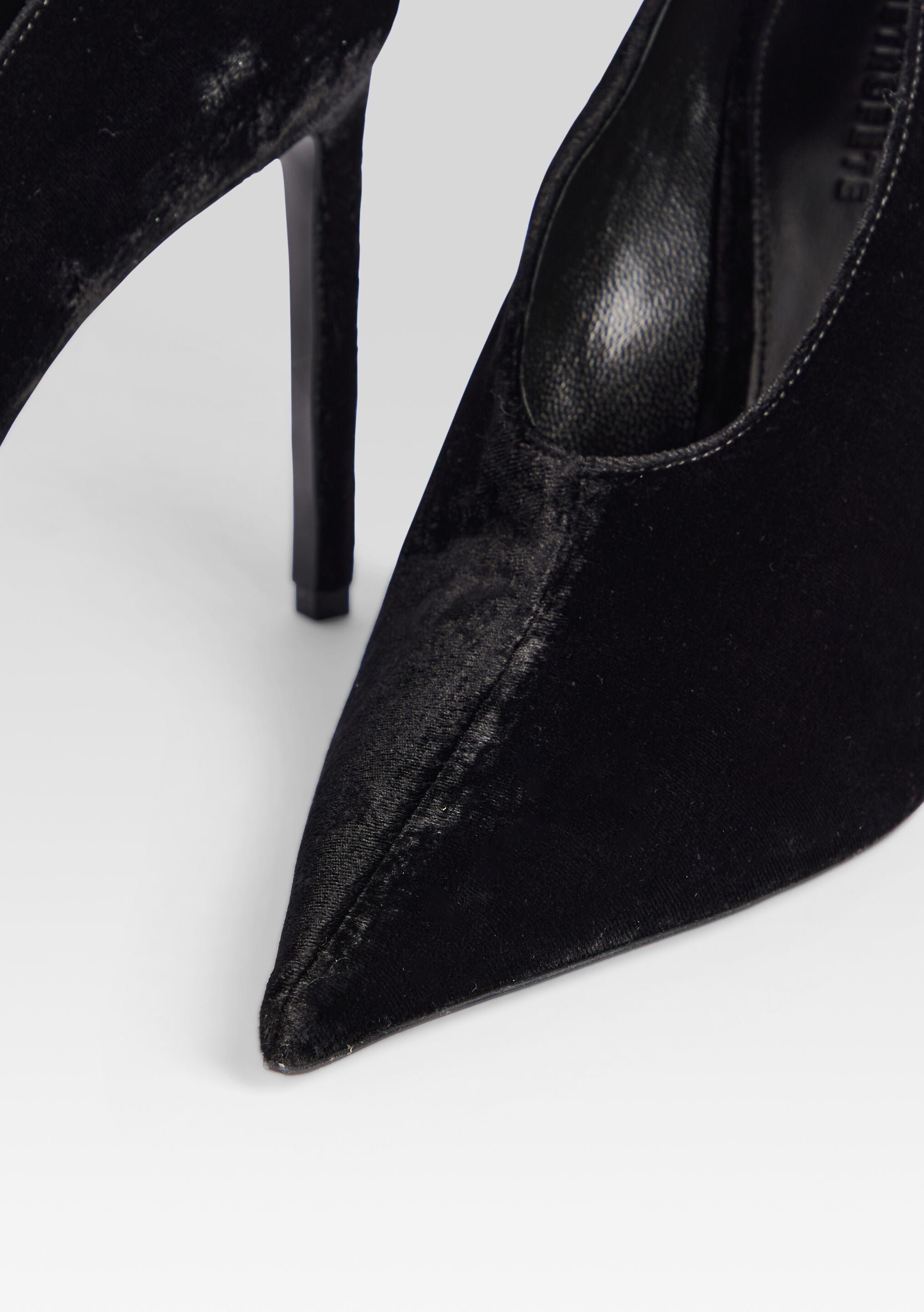 Mollie Velvet Pump-Sunny Prom