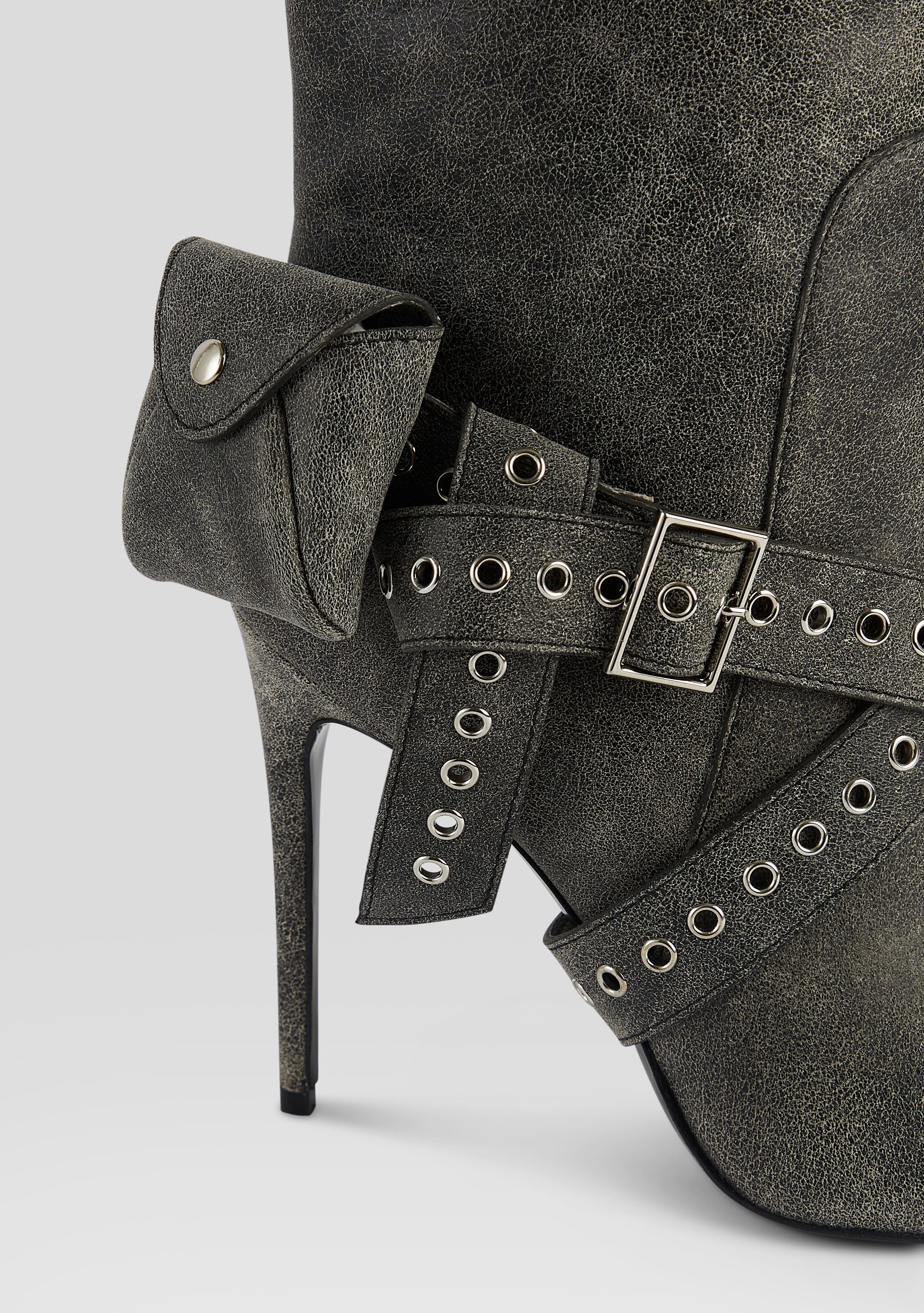 Yasmine Boot-Sunny Prom